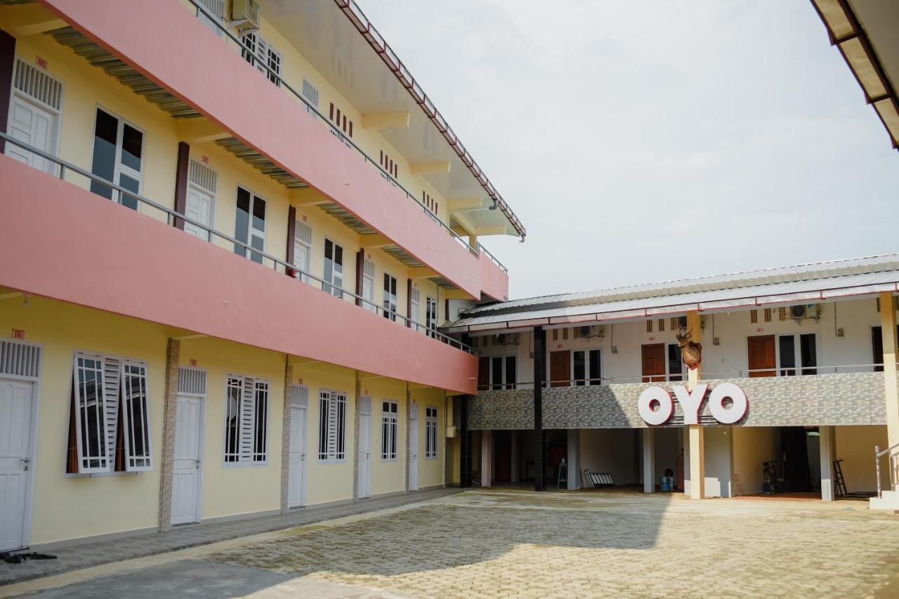 OYO 174 Desilva Bandara Hotel Palembang Bagian luar foto